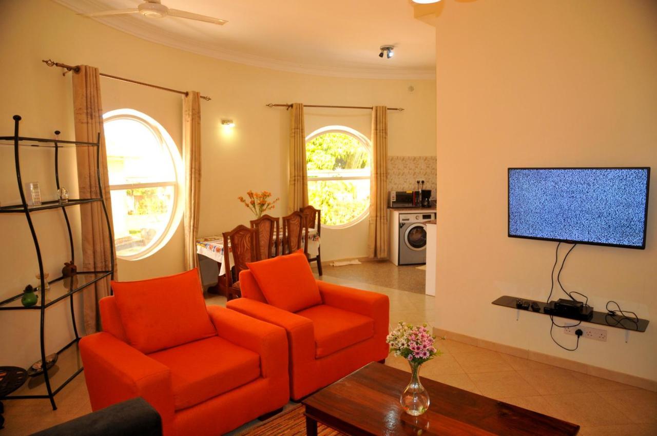 Victoria Lake View Guesthouse & Safaris เอนเทบเบ้ ภายนอก รูปภาพ